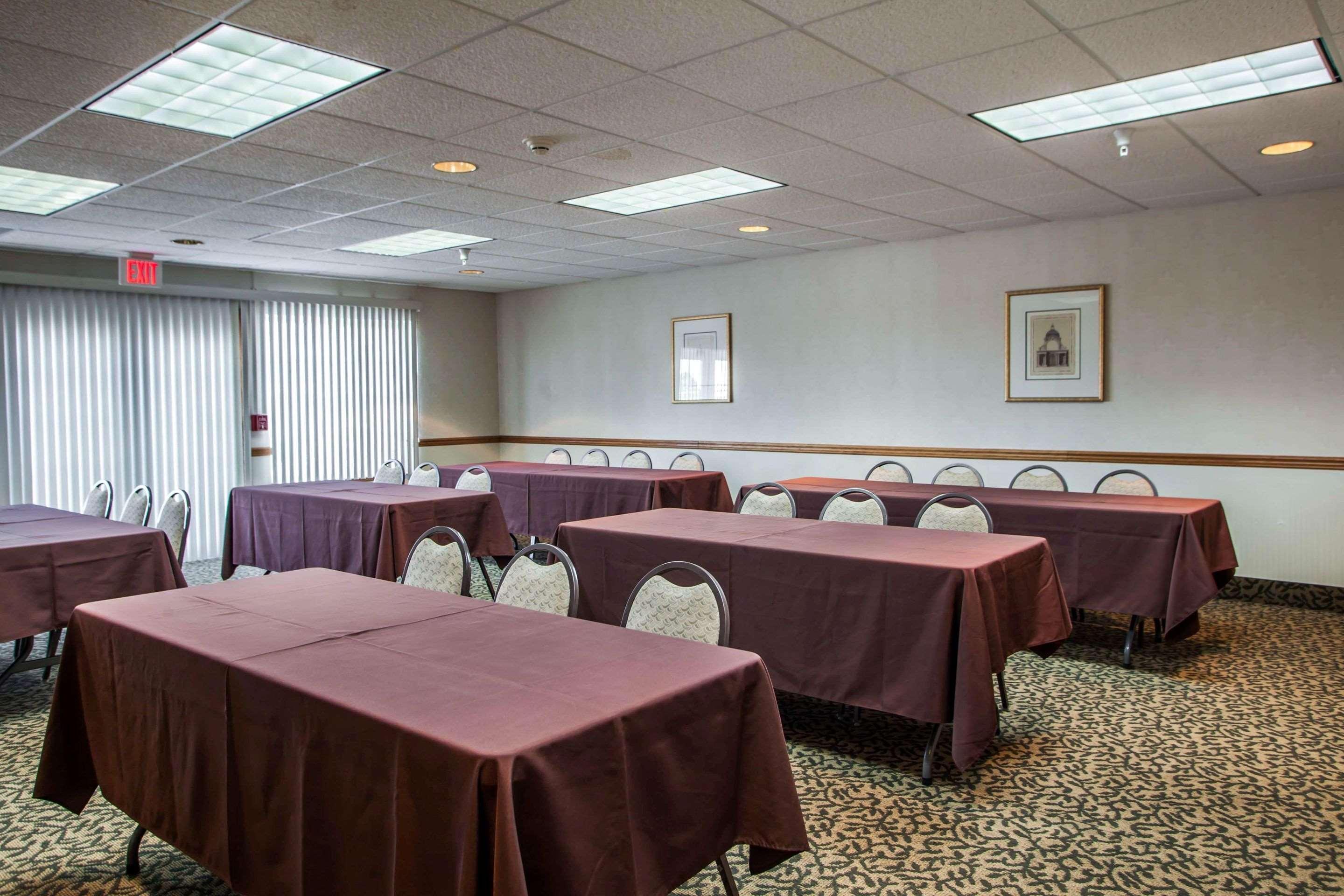Comfort Inn & Suites Geneva- West Chicago Exterior photo